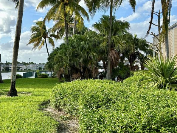 3405 NW 44th St 104, Oakland Park FL 33309