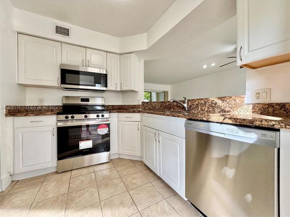 3405 NW 44th St 104, Oakland Park FL 33309