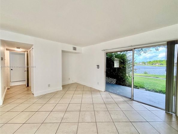 3405 NW 44th St 104, Oakland Park FL 33309