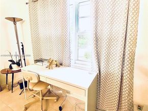 1520 Mckinley St 216E, Hollywood FL 33020