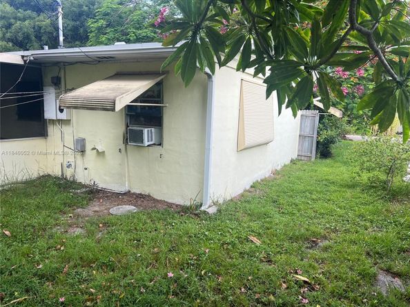 1612 NE 29th St, Pompano Beach FL 33064