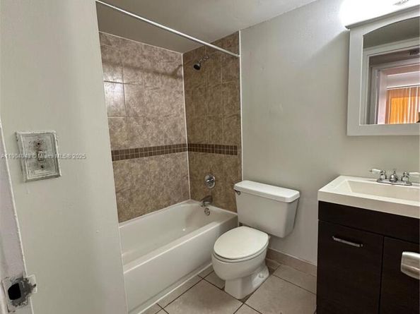 5995 Washington St 232, Hollywood FL 33023