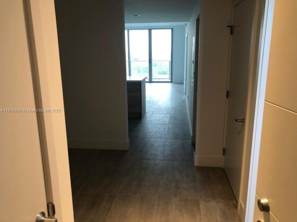 16385 Biscayne Blvd 1005, North Miami Beach FL 33160