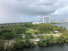 16385 Biscayne Blvd 1005, North Miami Beach FL 33160