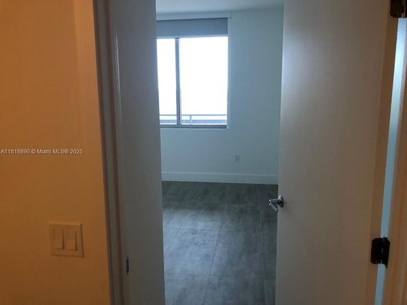 16385 Biscayne Blvd 1005, North Miami Beach FL 33160