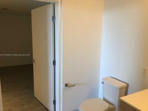 16385 Biscayne Blvd 1005, North Miami Beach FL 33160