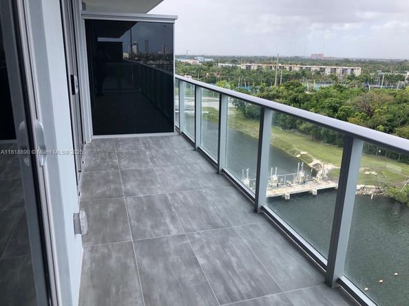 16385 Biscayne Blvd 1005, North Miami Beach FL 33160