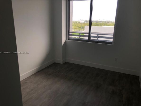 16385 Biscayne Blvd 1005, North Miami Beach FL 33160