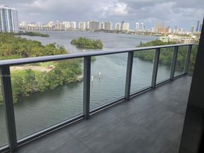 16385 Biscayne Blvd 1005, North Miami Beach FL 33160