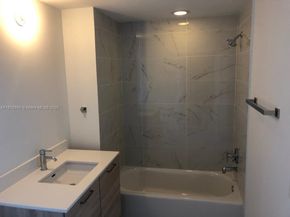 16385 Biscayne Blvd 1005, North Miami Beach FL 33160