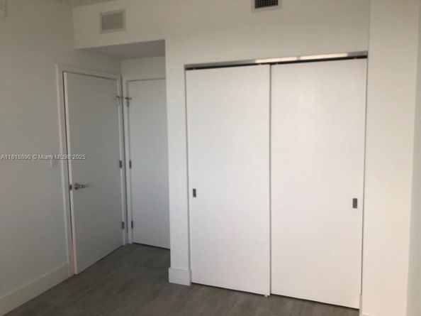 16385 Biscayne Blvd 1005, North Miami Beach FL 33160