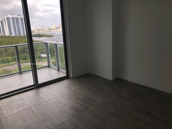 16385 Biscayne Blvd 1005, North Miami Beach FL 33160
