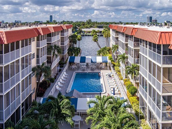 2081 S Ocean Dr 308, Hallandale Beach FL 33009