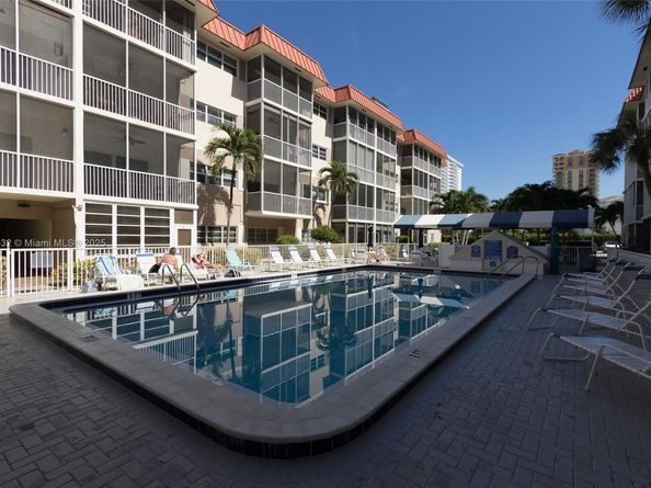 2081 S Ocean Dr 308, Hallandale Beach FL 33009