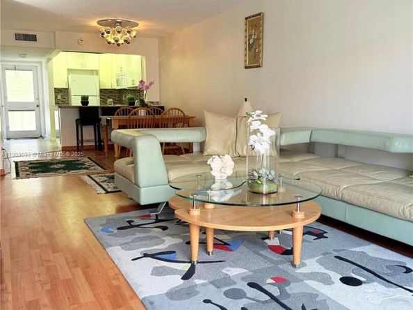 2081 S Ocean Dr 308, Hallandale Beach FL 33009