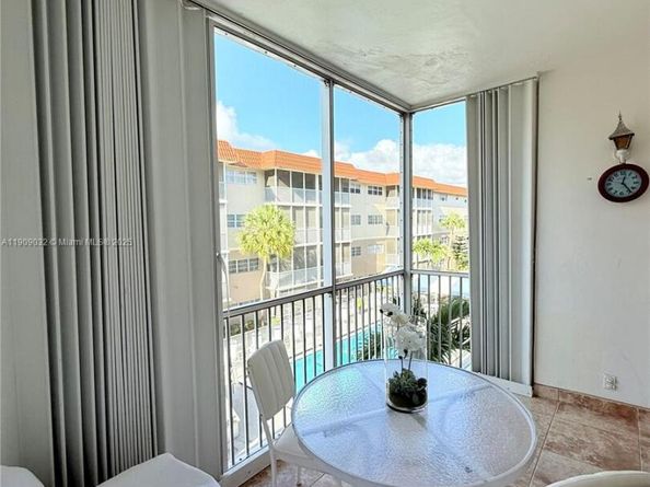 2081 S Ocean Dr 308, Hallandale Beach FL 33009