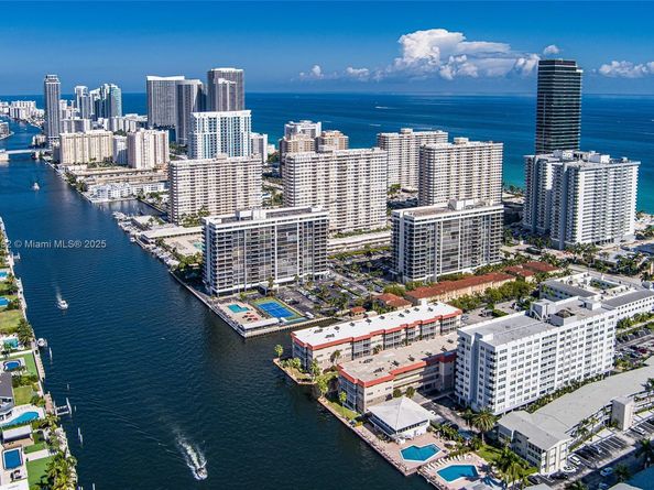 2081 S Ocean Dr 308, Hallandale Beach FL 33009