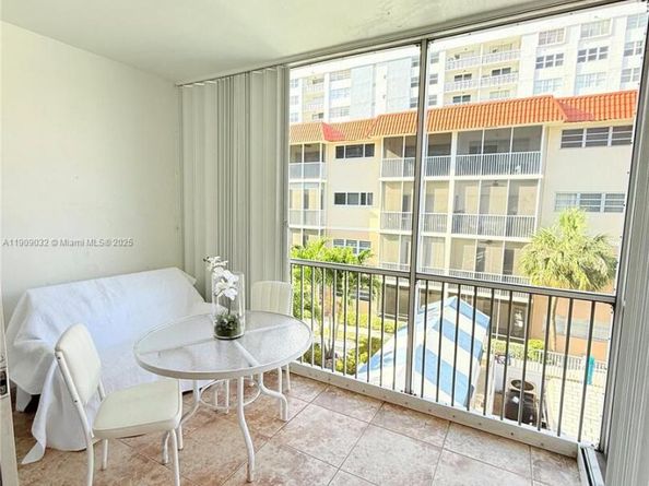 2081 S Ocean Dr 308, Hallandale Beach FL 33009