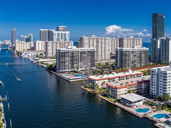 2081 S Ocean Dr 308, Hallandale Beach FL 33009