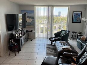 427 Golden Isles Dr 11J, Hallandale Beach FL 33009
