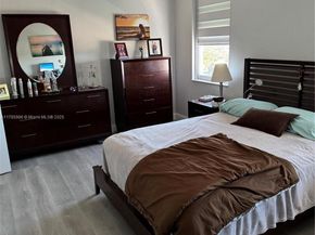427 Golden Isles Dr 11J, Hallandale Beach FL 33009