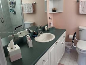 427 Golden Isles Dr 11J, Hallandale Beach FL 33009