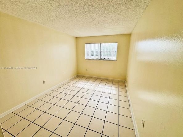 3610 NW 21st St 205, Lauderdale Lakes FL 33311