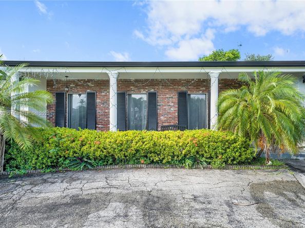 801 NW 203rd St, Miami Gardens FL 33169