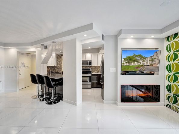 6911 Environ Blvd 1K, Lauderhill FL 33319