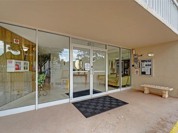 6911 Environ Blvd 1K, Lauderhill FL 33319