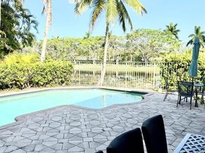 3700 Oak Ridge Ln, Weston FL 33331