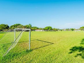 3700 Oak Ridge Ln, Weston FL 33331