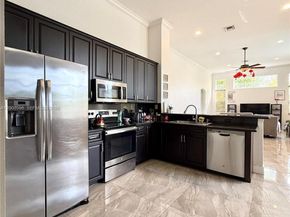3700 Oak Ridge Ln, Weston FL 33331