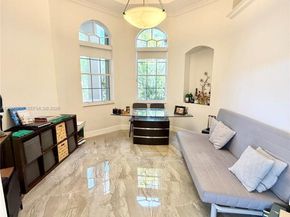 3700 Oak Ridge Ln, Weston FL 33331