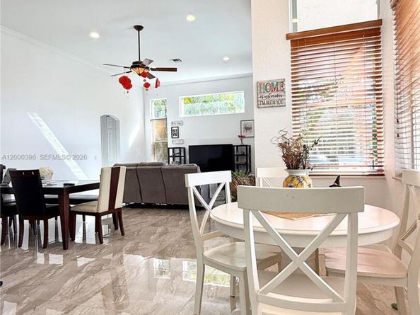 3700 Oak Ridge Ln, Weston FL 33331