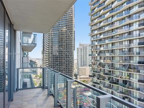 88 SW 7th St 2302, Miami FL 33130