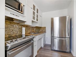2400 NE 9th St 201, Fort Lauderdale FL 33304