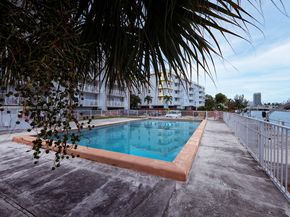 130 S Shore Dr 3C, Miami Beach FL 33141