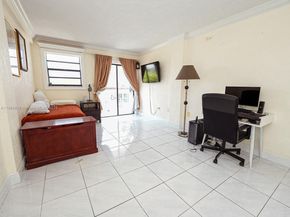 130 S Shore Dr 3C, Miami Beach FL 33141