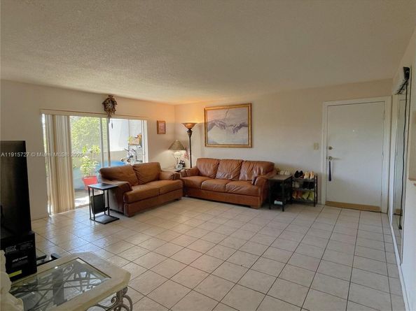 6904 N Kendall Dr F408, Pinecrest FL 33156