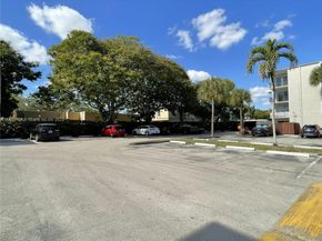 6904 N Kendall Dr F408, Pinecrest FL 33156