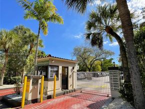 6904 N Kendall Dr F408, Pinecrest FL 33156