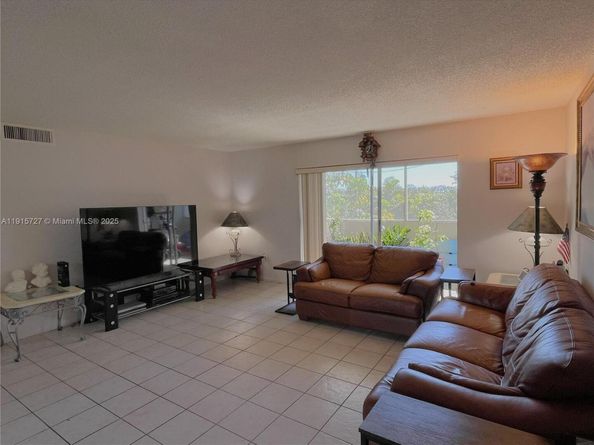 6904 N Kendall Dr F408, Pinecrest FL 33156