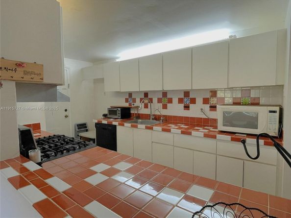 6904 N Kendall Dr F408, Pinecrest FL 33156