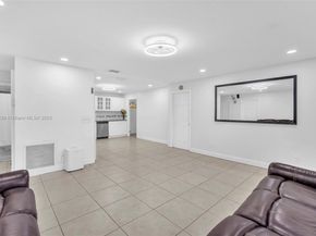 1821 SW 98th Ter, Miramar FL 33025