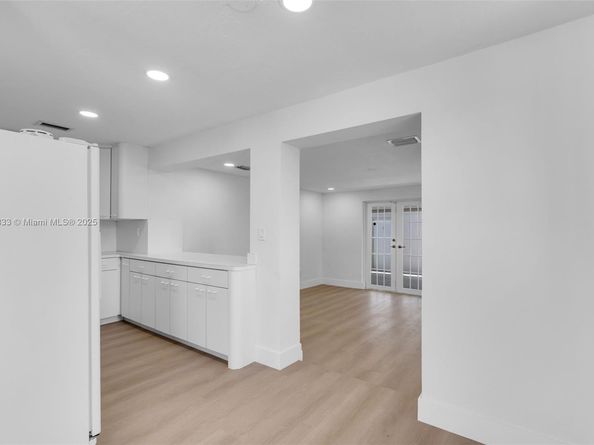 11030 SW 42 St, Miami FL 33165