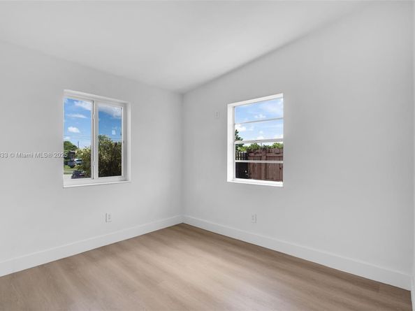 11030 SW 42 St, Miami FL 33165