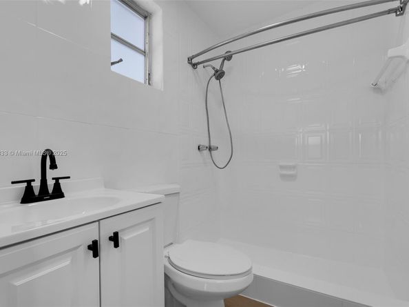 11030 SW 42 St, Miami FL 33165