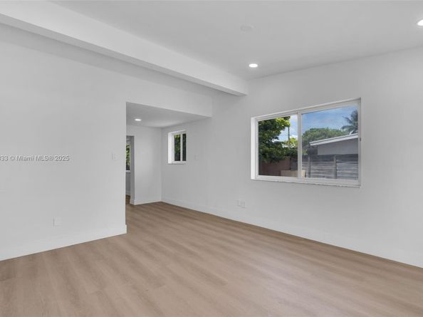 11030 SW 42 St, Miami FL 33165