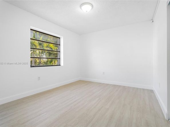 1661 SW 3rd St 8, Miami FL 33135